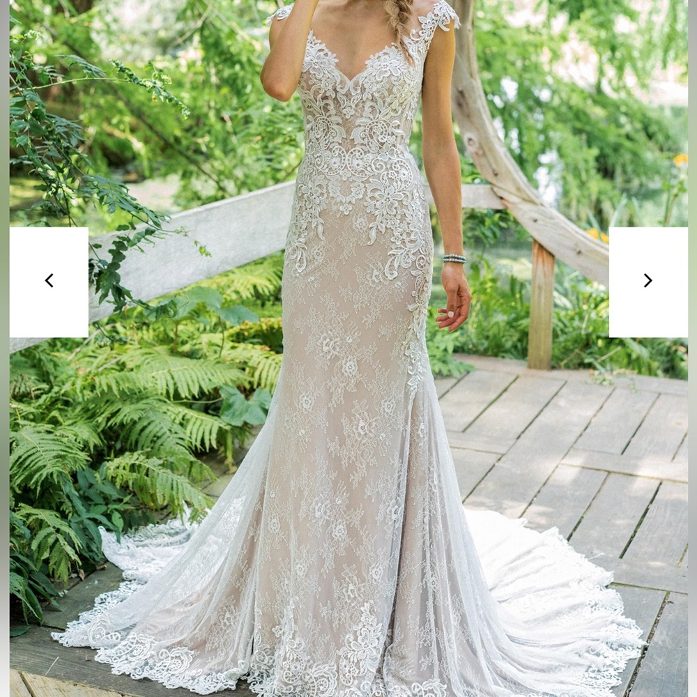 Wedding dress